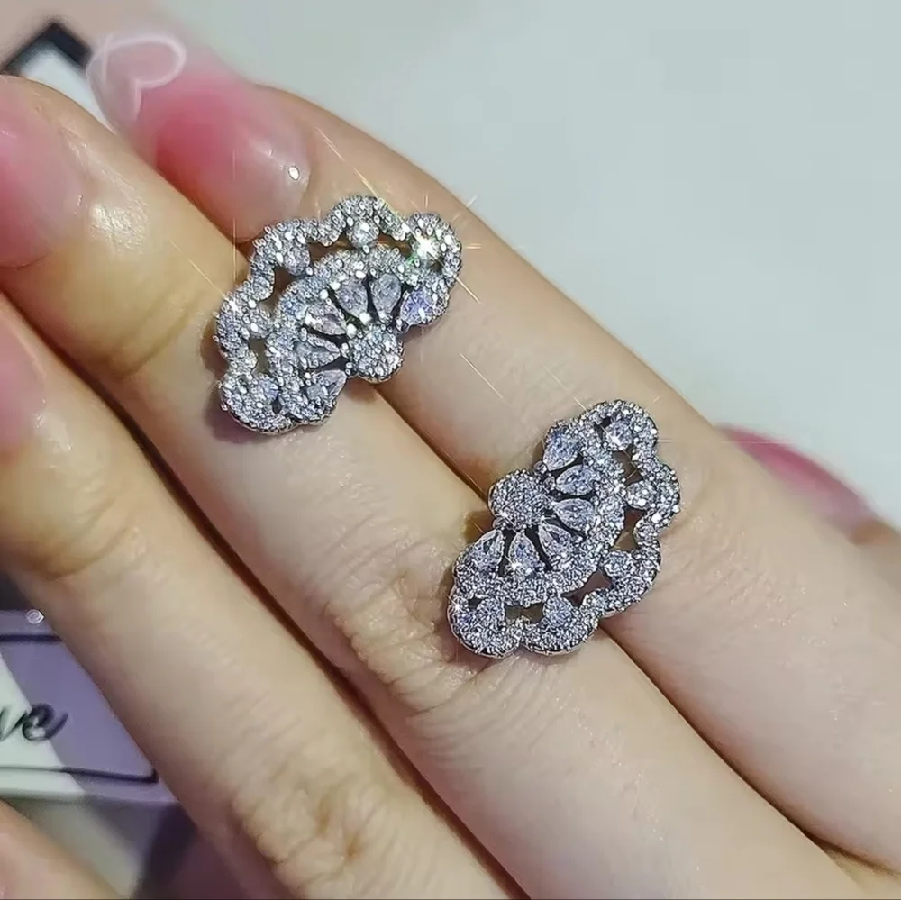 ✨️Sparkly Zircon Crystal Earrings – Elegant & Lightweight✨️